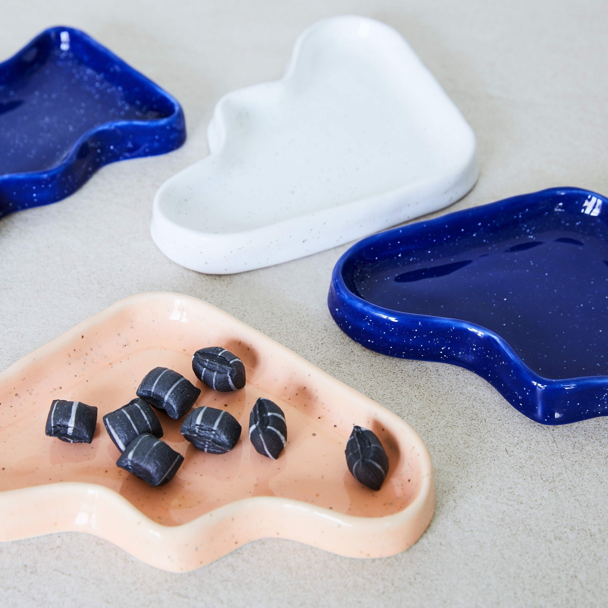 Ceramic Wave Tray – Peach Triangle