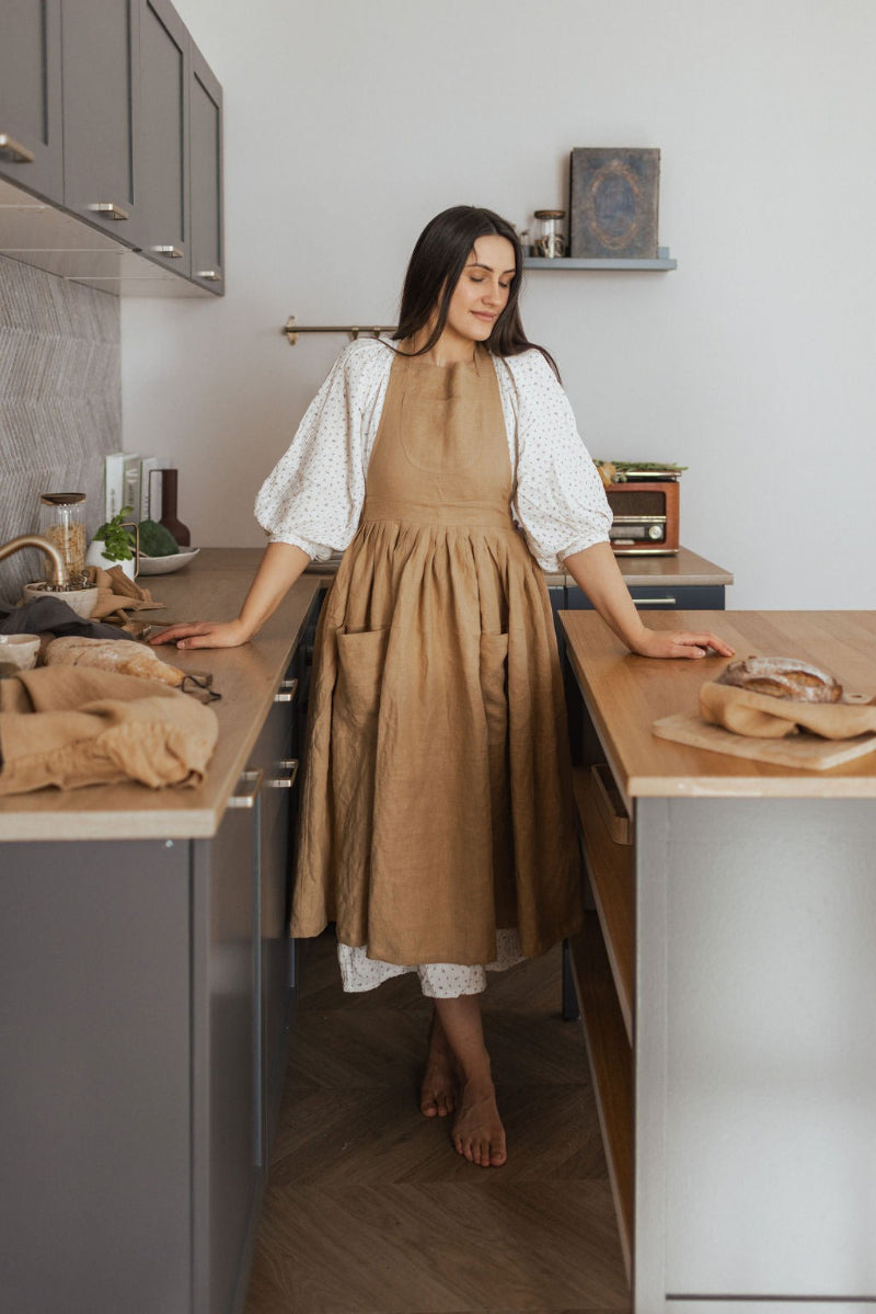 100% linen retro apron with pockets, handmade in Europe